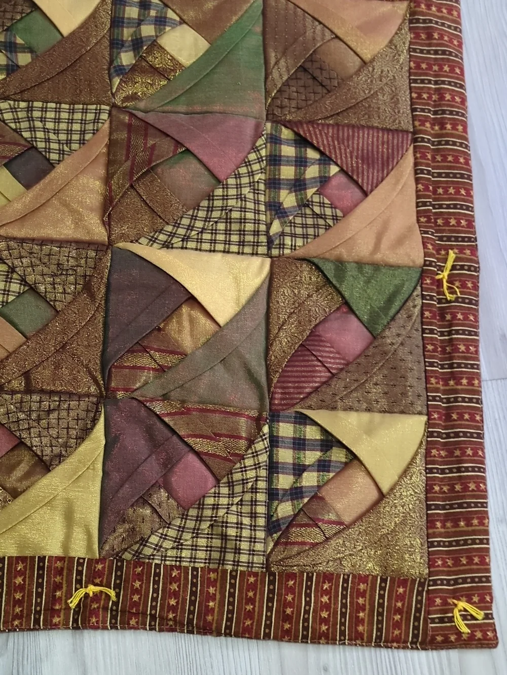 Handmade Cathedral Window Quilt Wall Hanging Pillow Cover 21x21 Primitive Countr